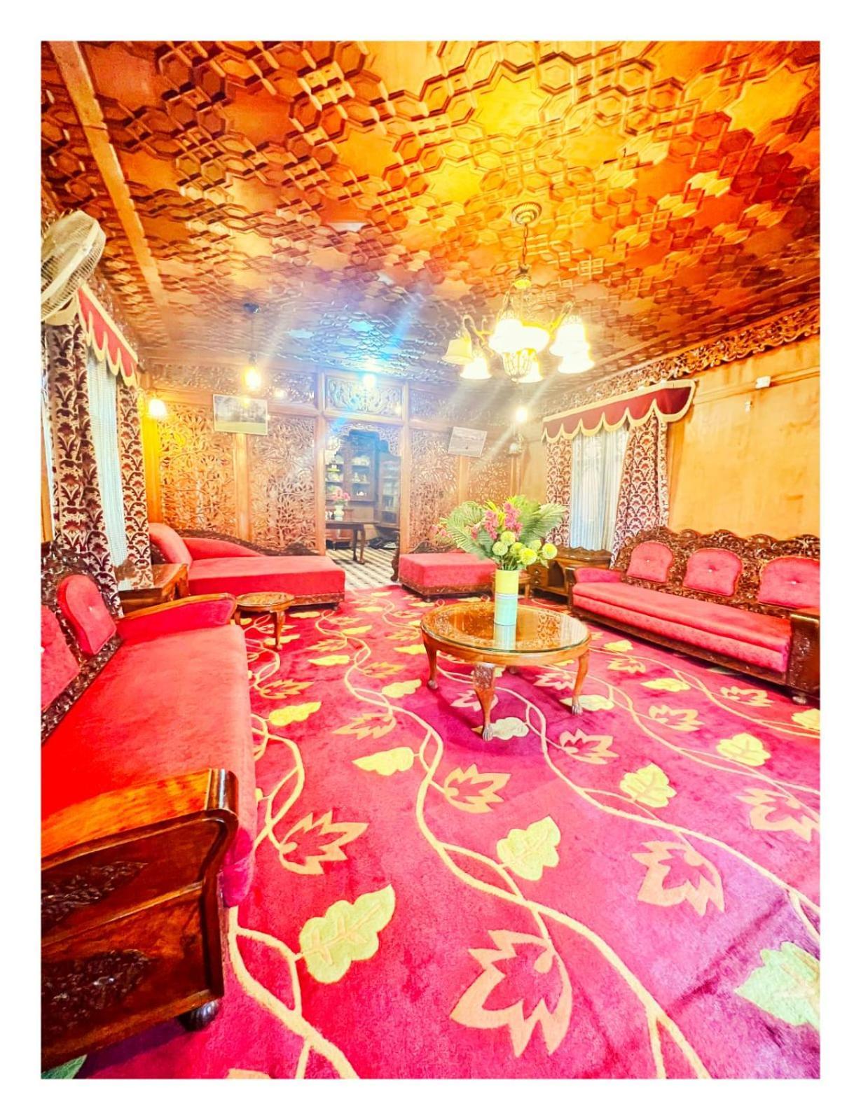 Hotel Mossess Group Of Houseboats Srīnagar Exterior foto
